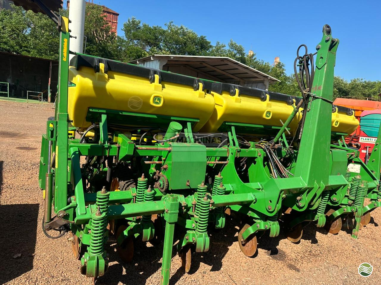 PLANTADEIRA JOHN DEERE PLANTADEIRAS 1111 3A Máquinas - Stara - Matriz DOURADOS MATO GROSSO DO SUL MS